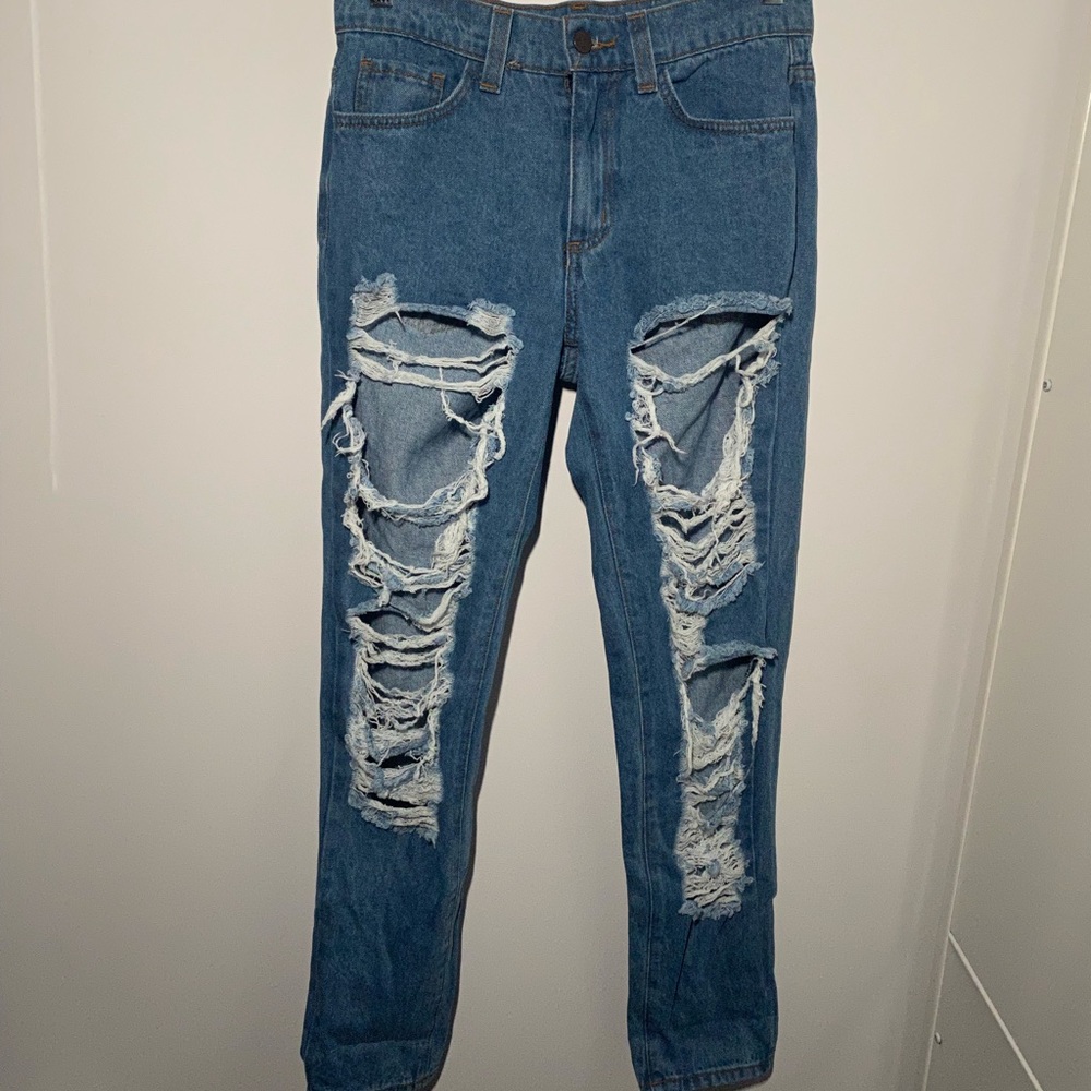 FASHIONNOVA ripped jeans size 1